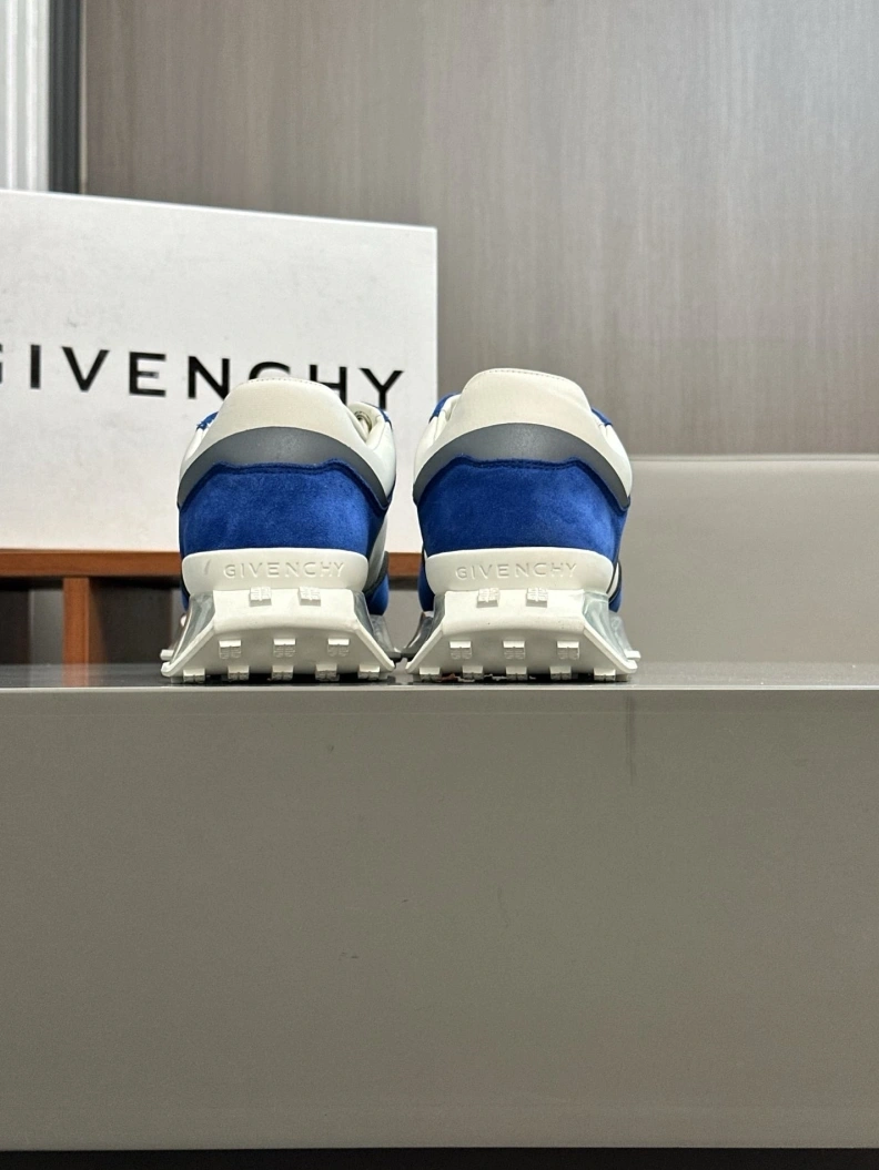 DailyWear Gxvxnchy Sneakers 152506