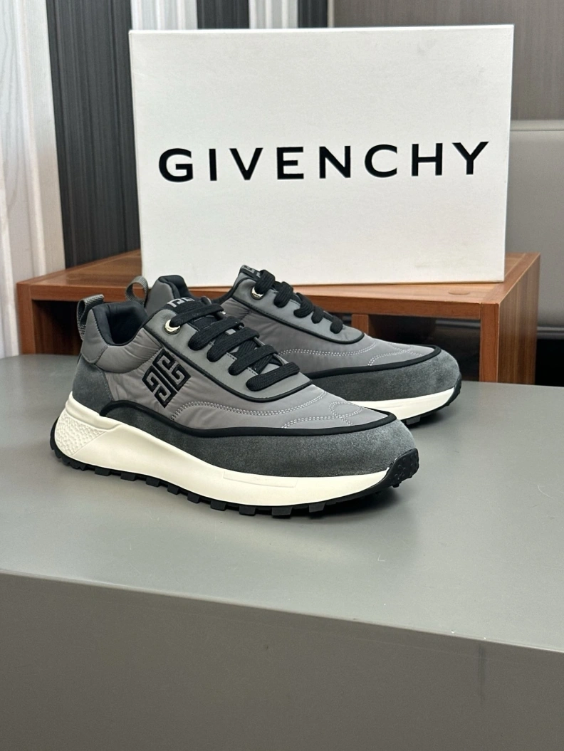 Gxvxnchy Sneakers TopPick 152504