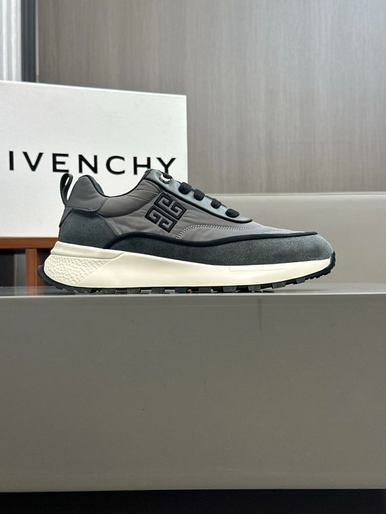 Gxvxnchy Sneakers TopPick 152504