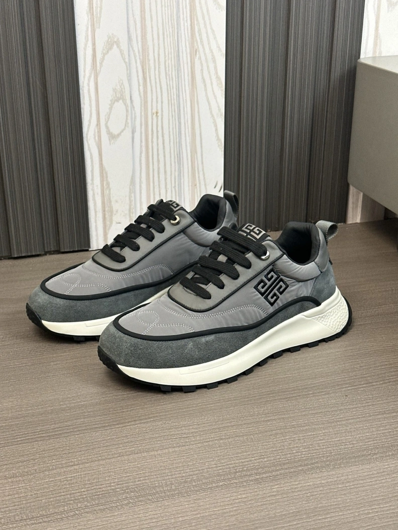 Gxvxnchy Sneakers TopPick 152504