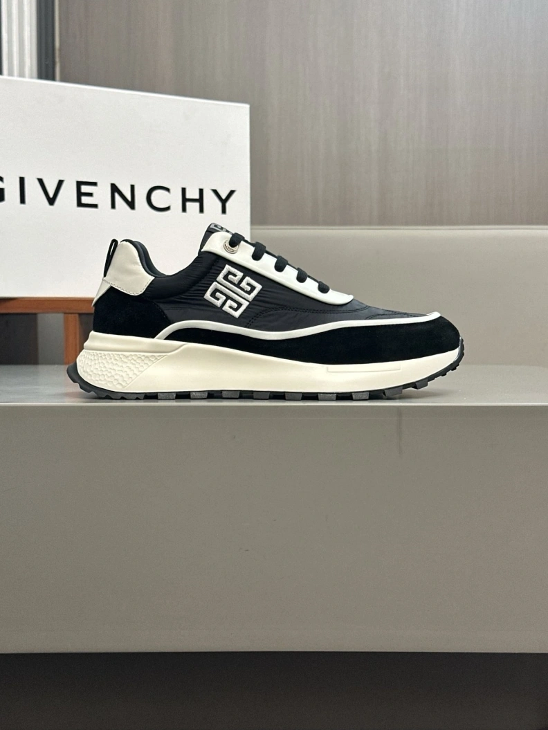 Stylish Gxvxnchy Sneakers 152500