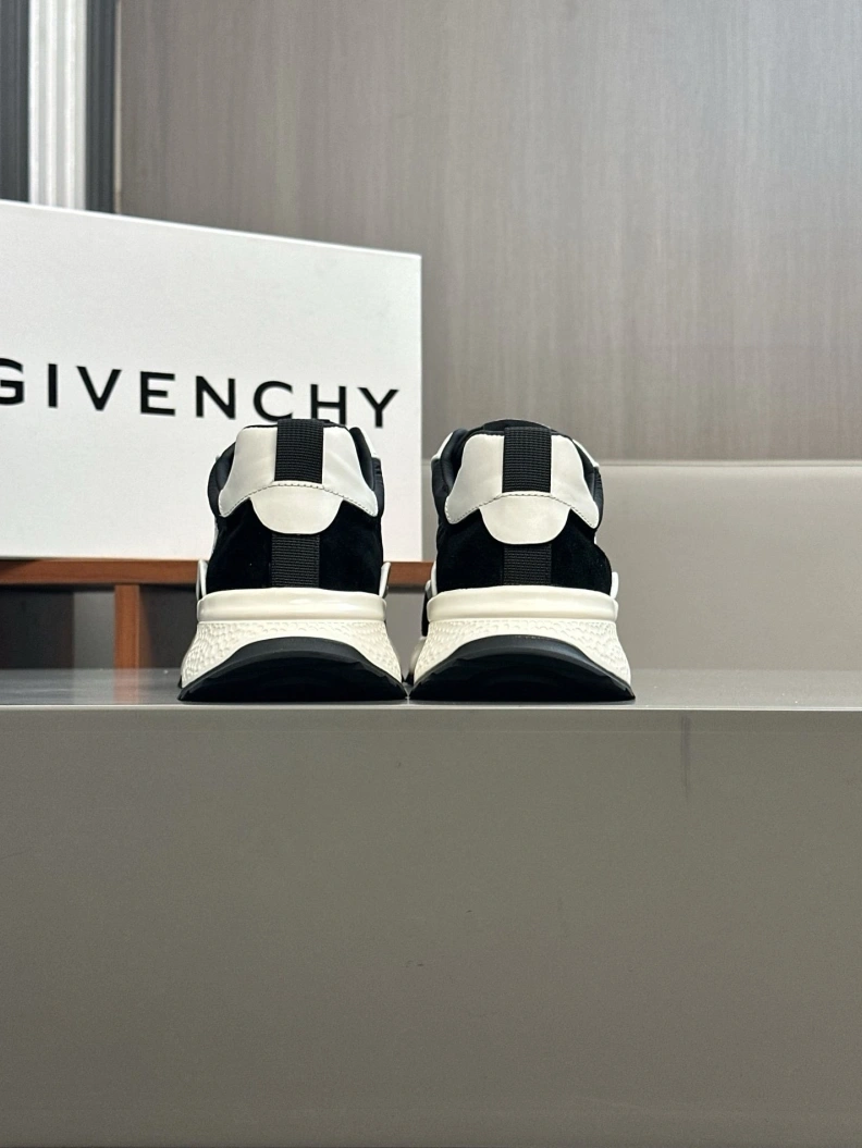 Stylish Gxvxnchy Sneakers 152500