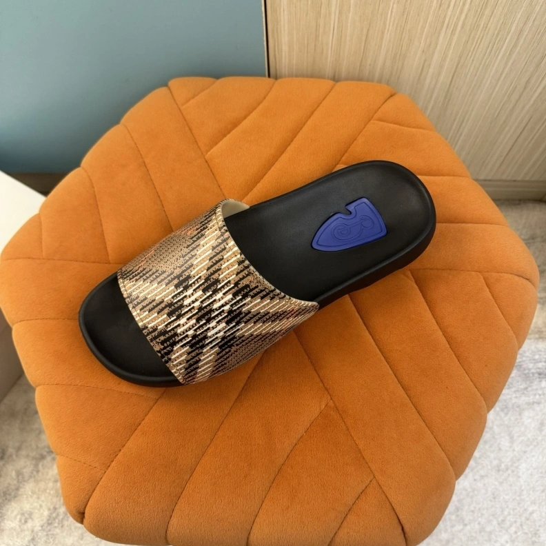 Bright Bxrbxrry Slippers 114607