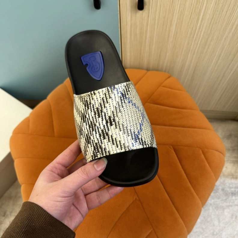 Fashionable Bxrbxrry Slippers 114601