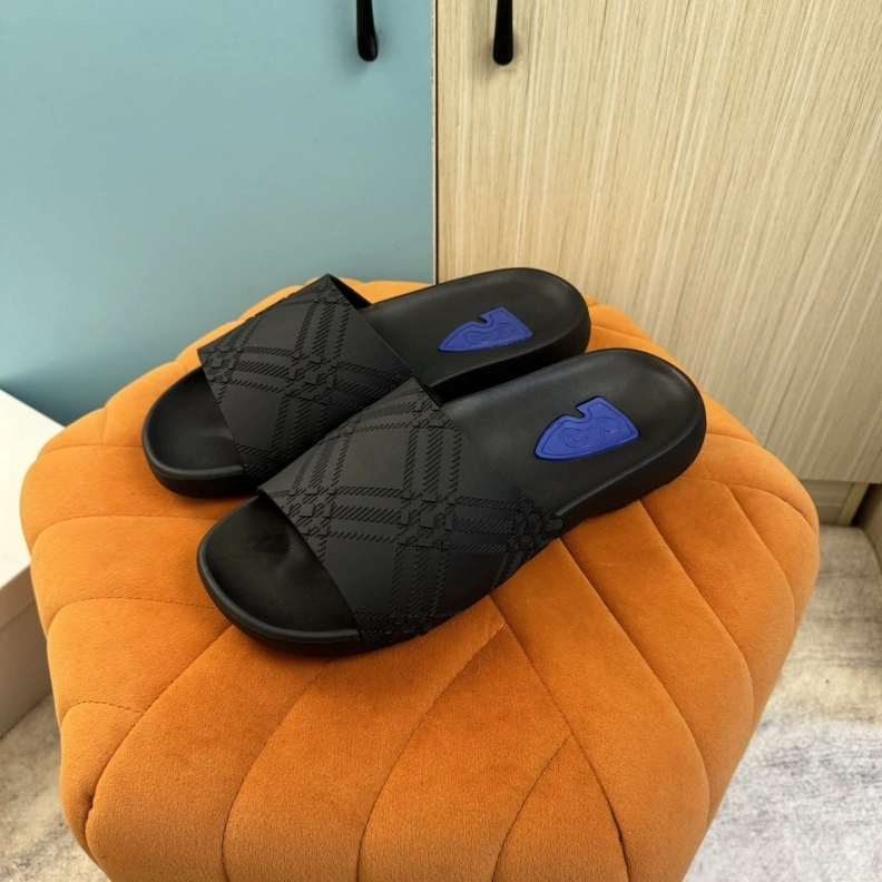 Resilient Bxrbxrry Slippers 114600