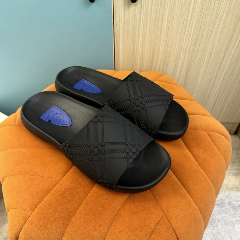 Resilient Bxrbxrry Slippers 114600