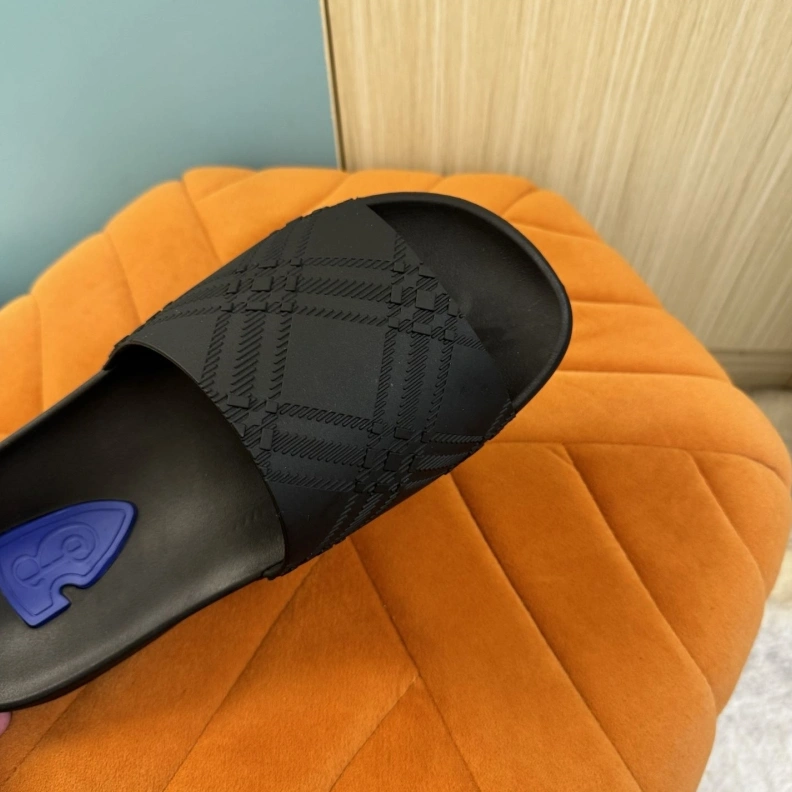 Resilient Bxrbxrry Slippers 114600