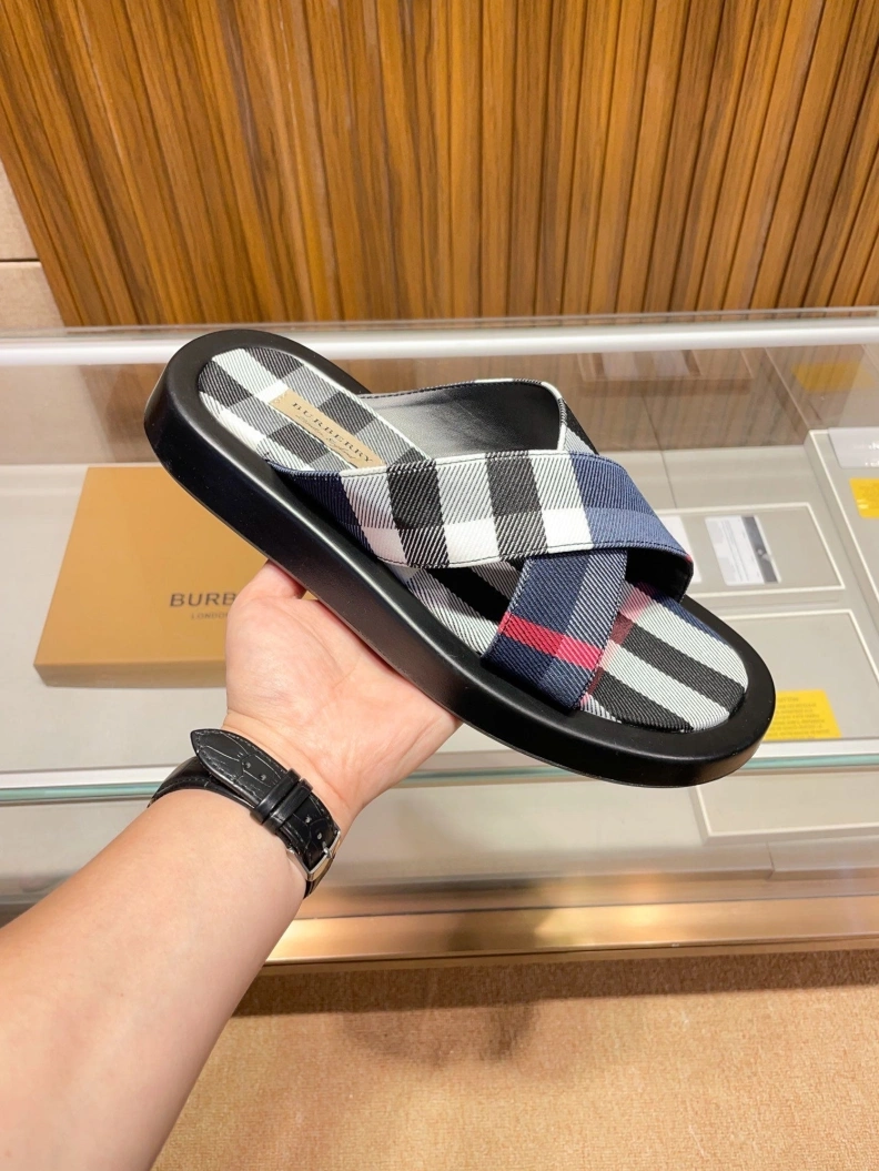 Trendy Bxrbxrry Slippers 114595
