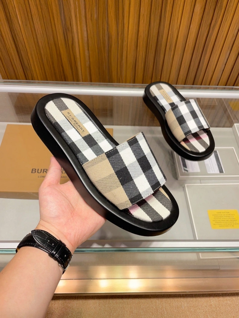 EasyMatch Bxrbxrry Slippers 114590