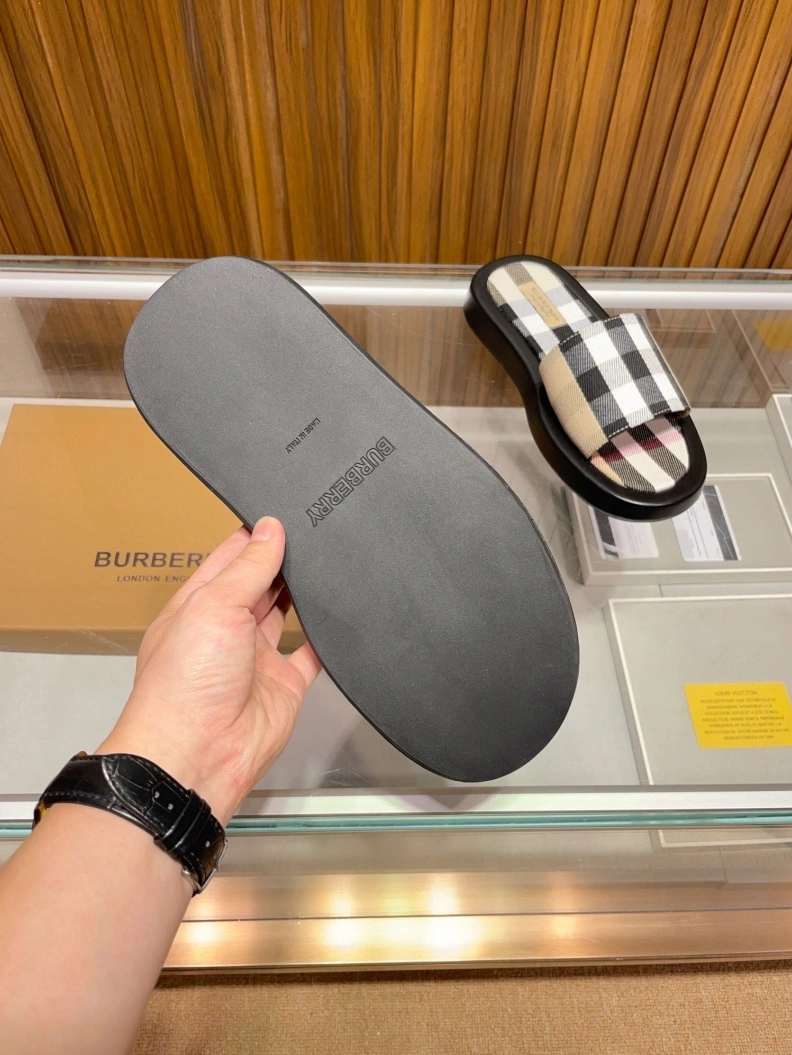 EasyMatch Bxrbxrry Slippers 114590