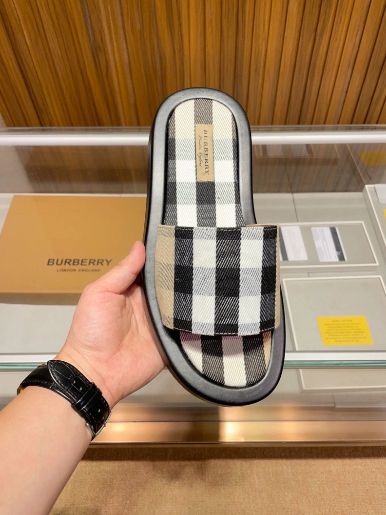 EasyMatch Bxrbxrry Slippers 114590