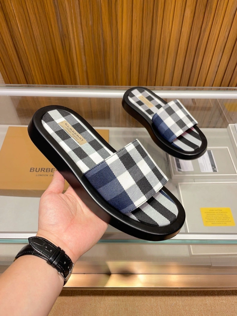 Lightweight Bxrbxrry Slippers 114588