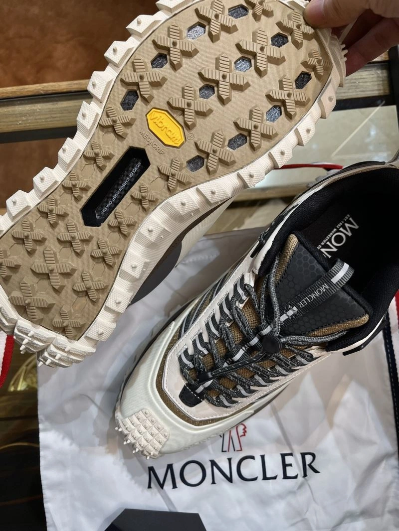 WellDesigned Mxnclxr Sneakers 197687