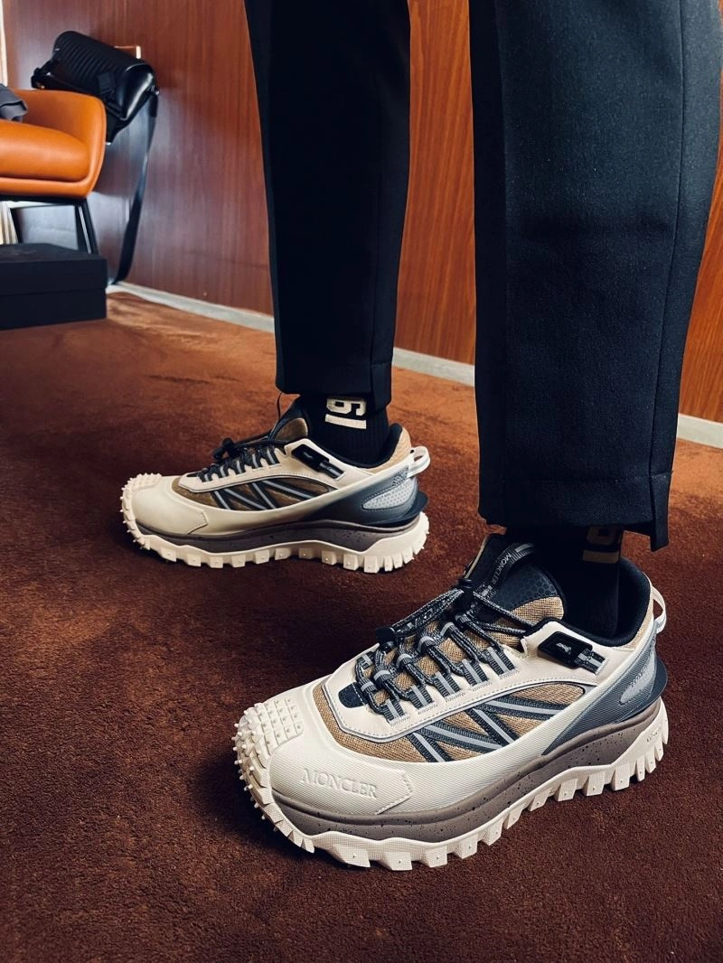 WellDesigned Mxnclxr Sneakers 197687