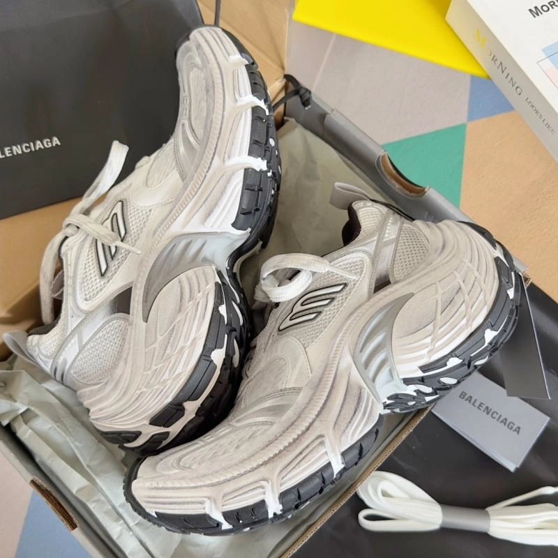 Resilient Bxlxnciaga Sneakers 110356