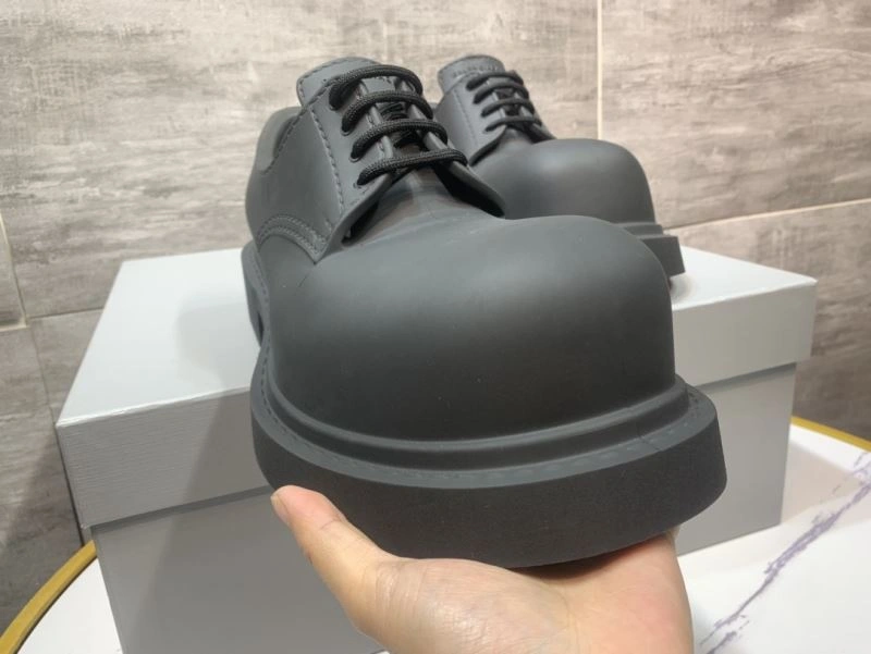 Elegant Bxlxnciaga Leather Shoes 110365