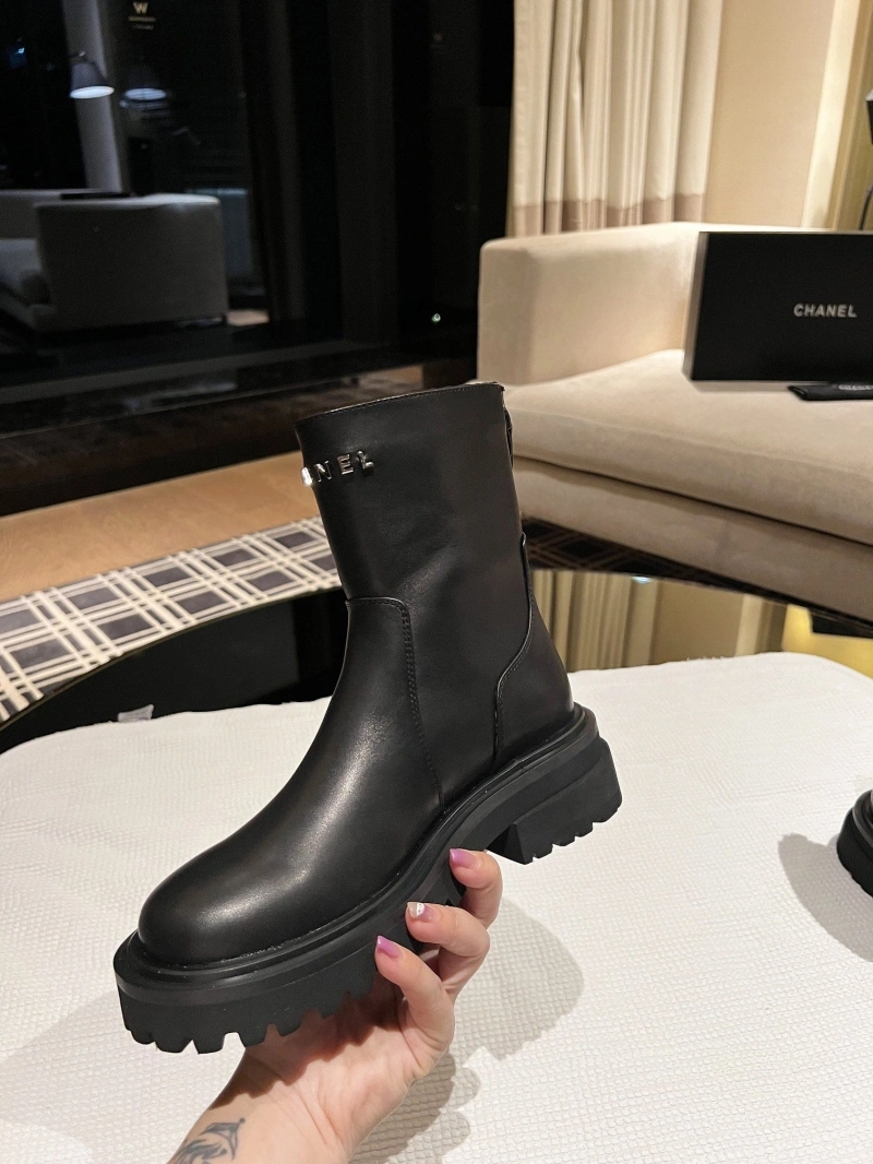 Sleek Chxnxl Boots 127814