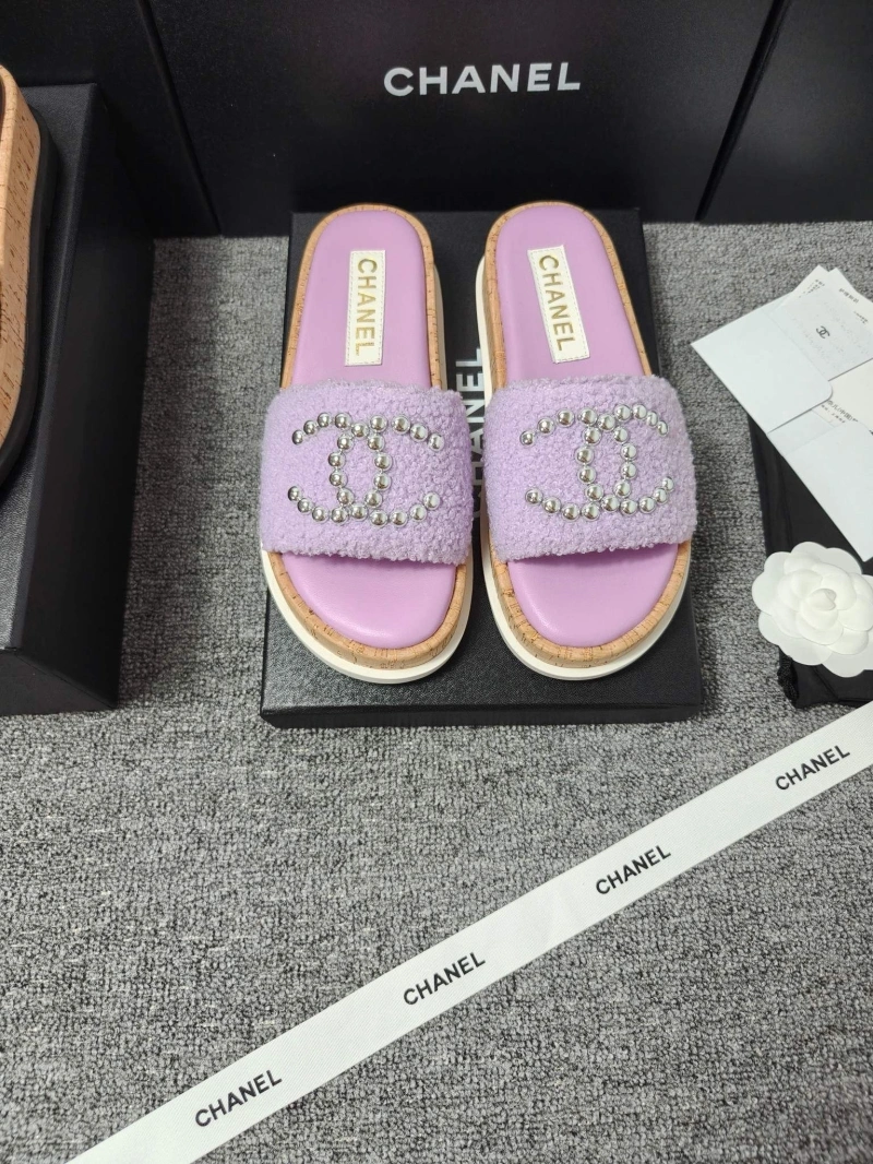 Minimalist Chxnxl Slippers 127451