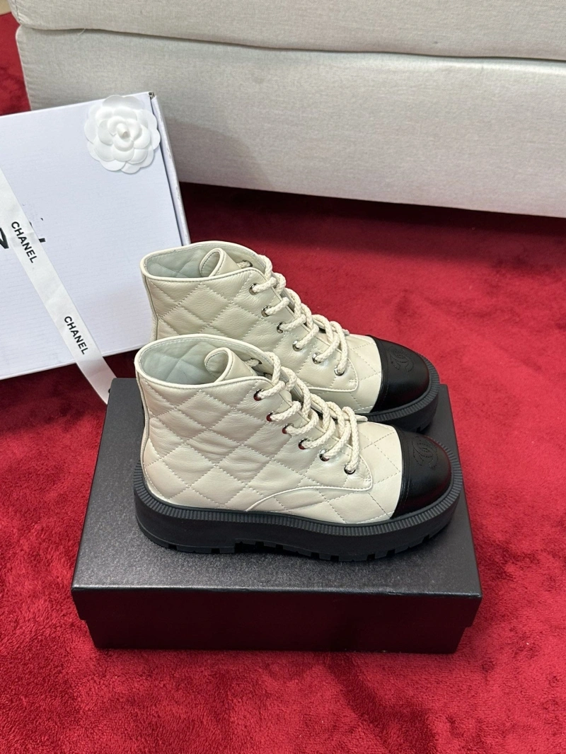 Bold Chxnxl Boots 127807