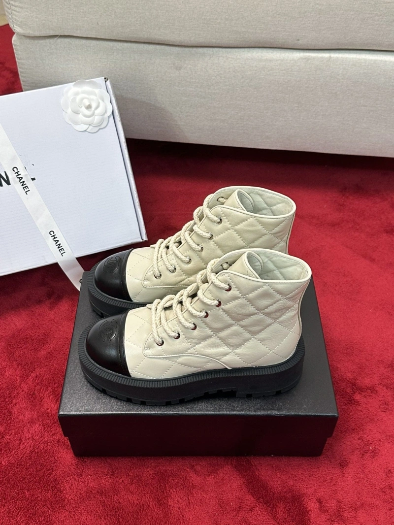 Bold Chxnxl Boots 127807