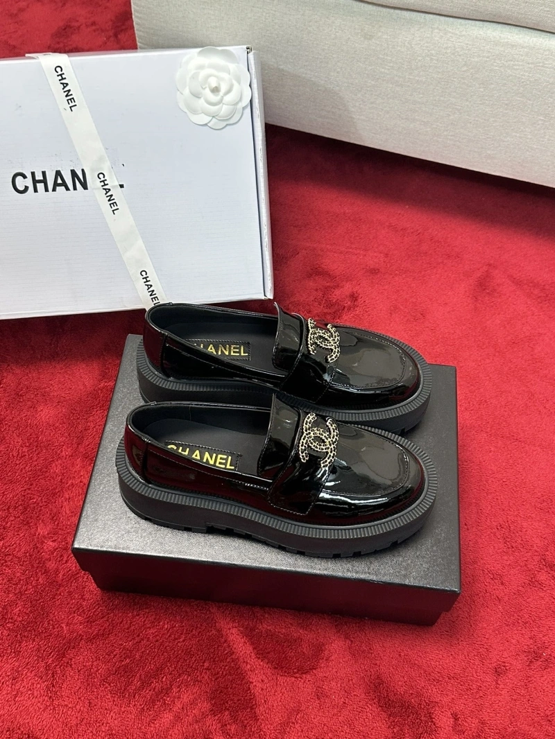 Compact Chxnxl Leather Shoes 127512