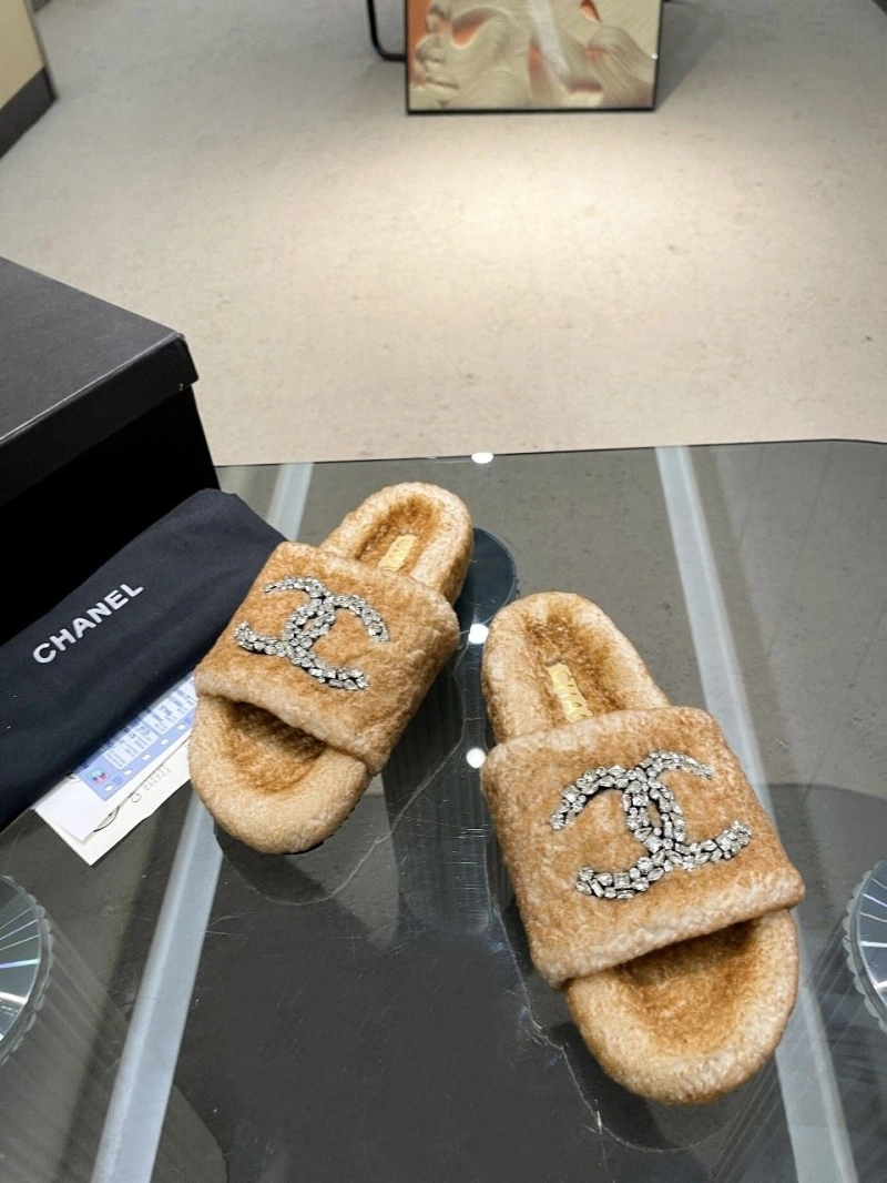 Flexible Chxnxl Slippers 127445