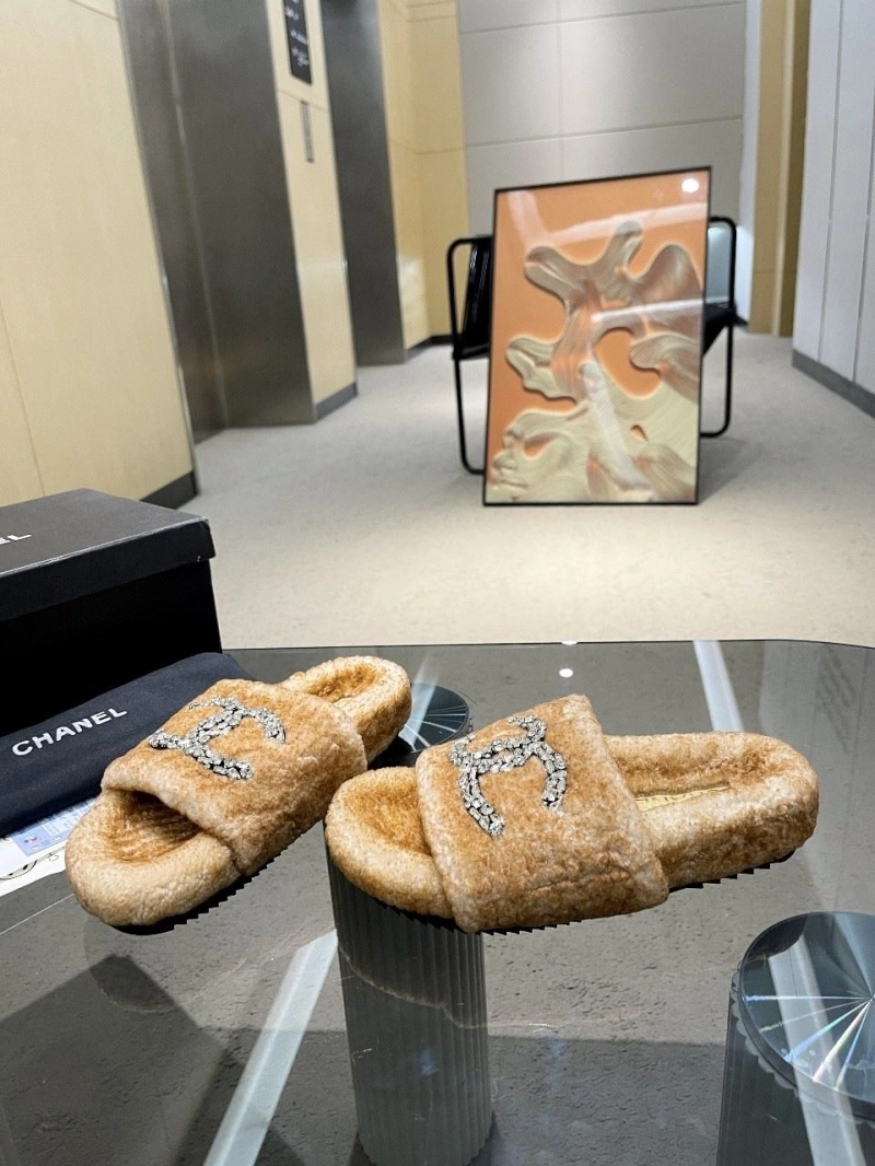 Flexible Chxnxl Slippers 127445