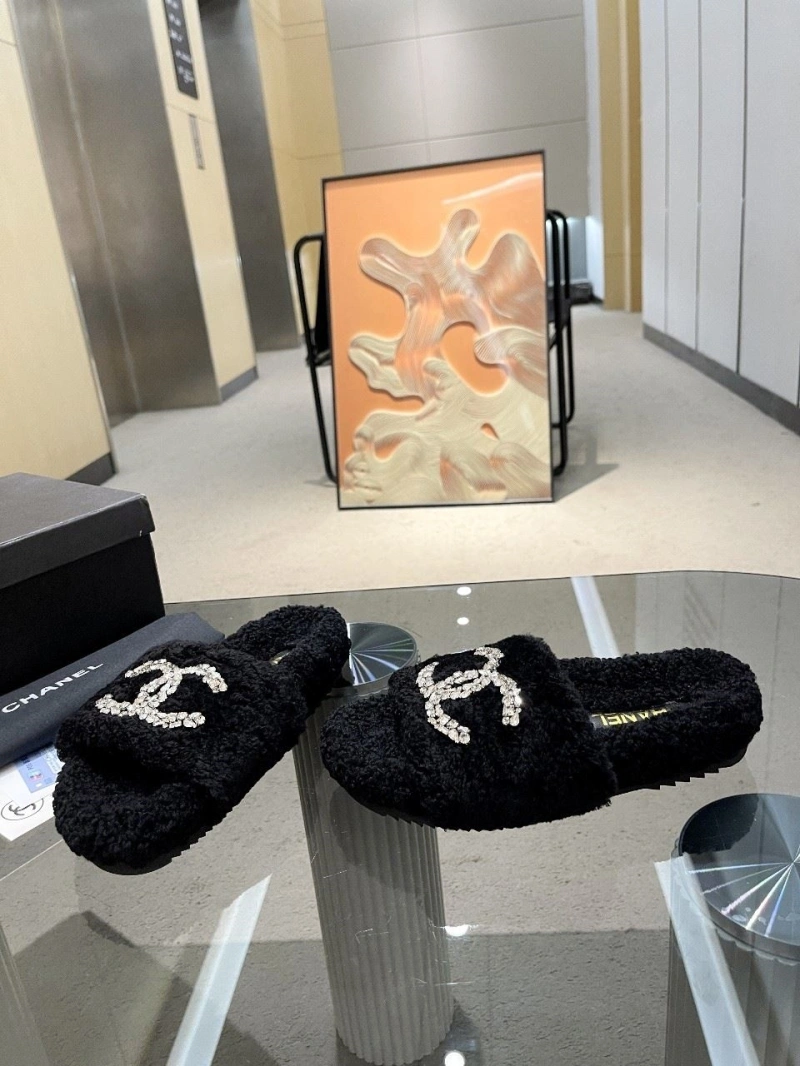 Breathable Chxnxl Slippers 127442