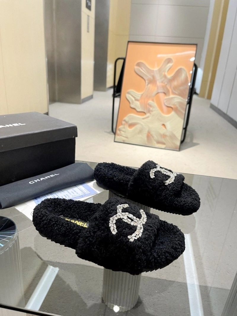 Breathable Chxnxl Slippers 127442