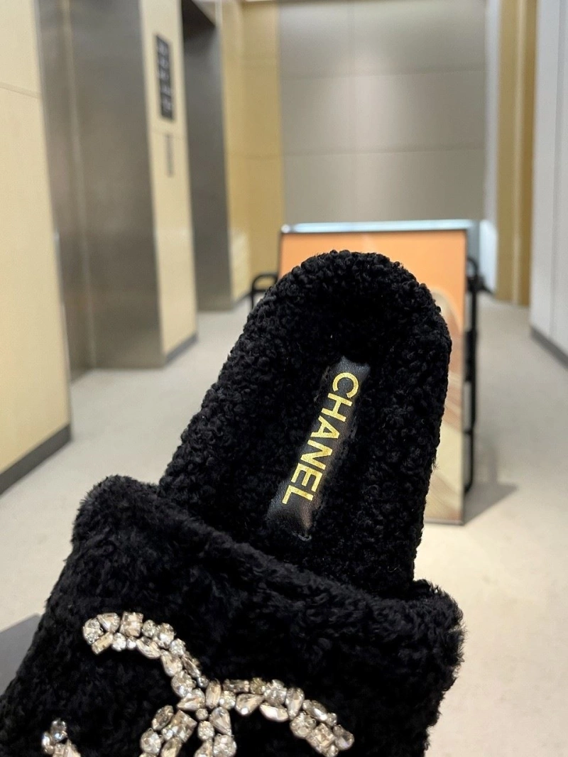 Breathable Chxnxl Slippers 127442