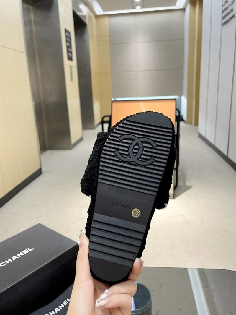 Breathable Chxnxl Slippers 127442