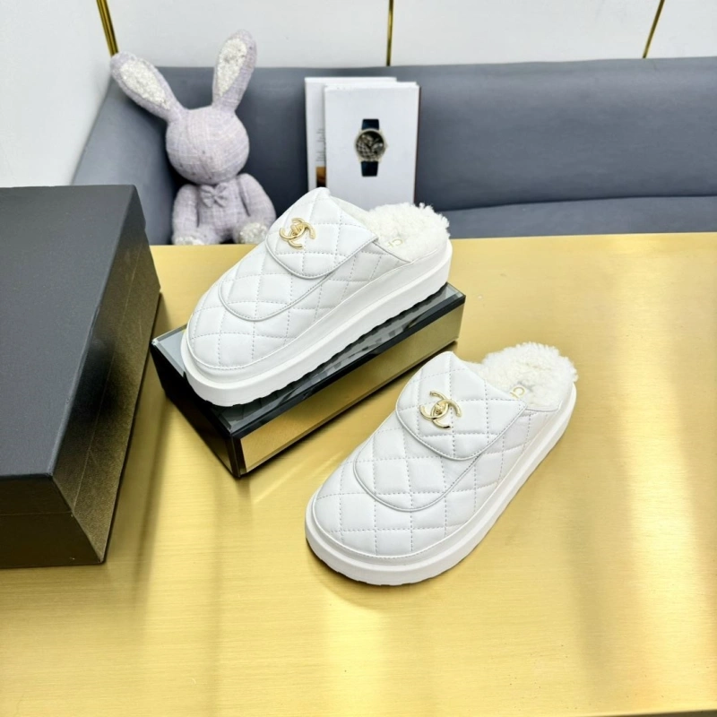 EasyMatch Chxnxl Slippers 127427