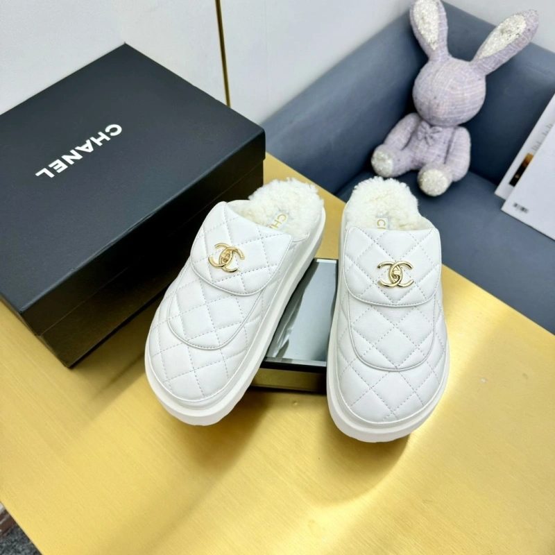 EasyMatch Chxnxl Slippers 127427