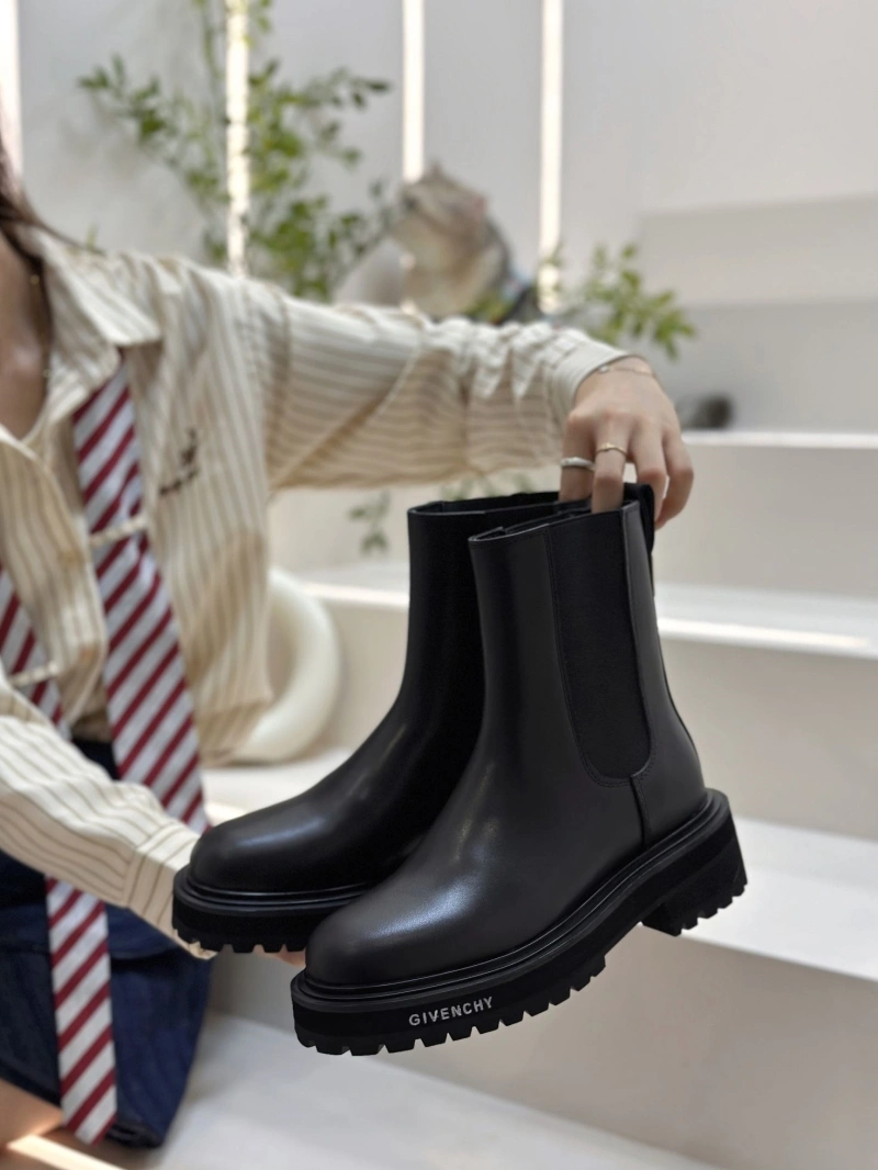SportInspired Gxvxnchy Boots 153712