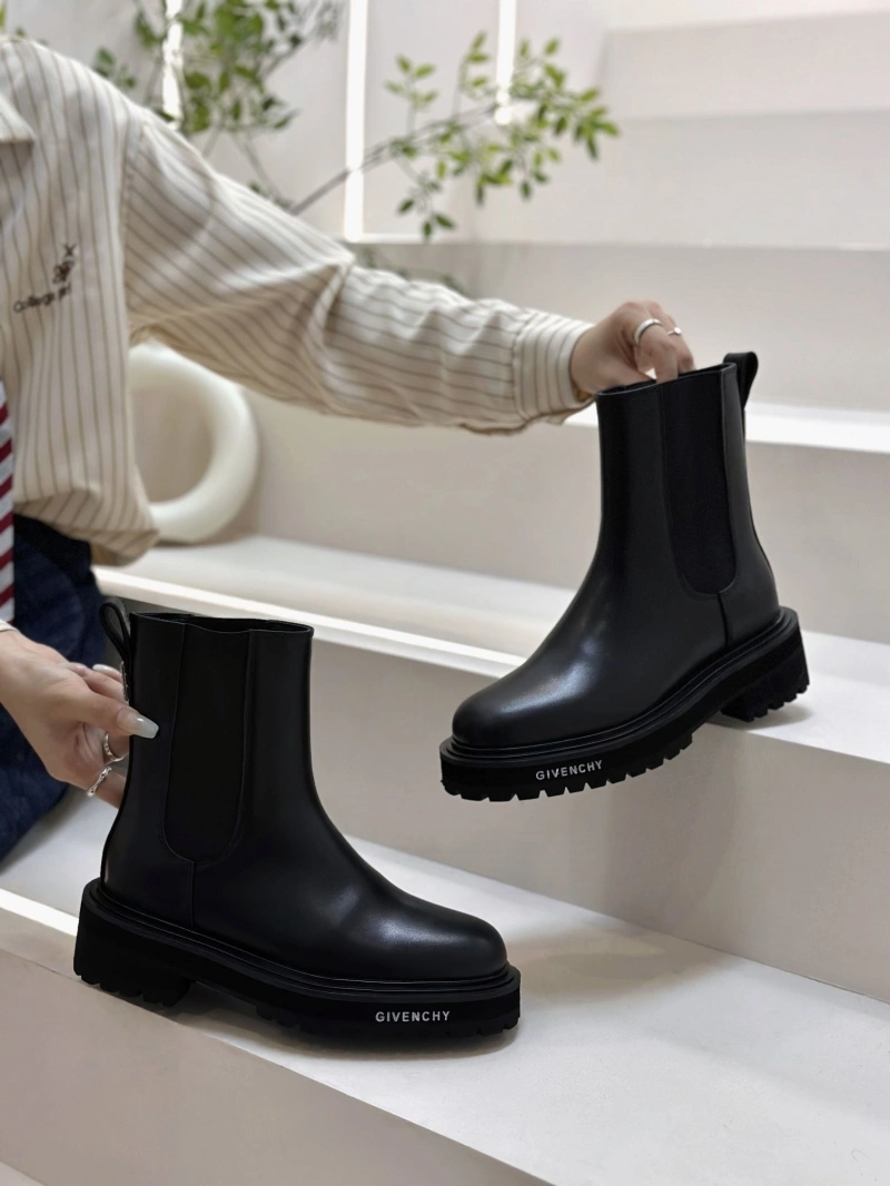 SportInspired Gxvxnchy Boots 153712