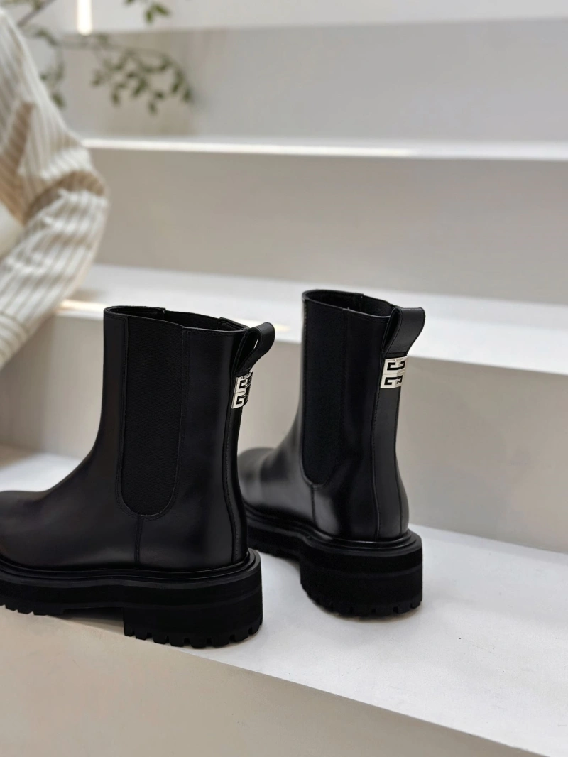 SportInspired Gxvxnchy Boots 153712