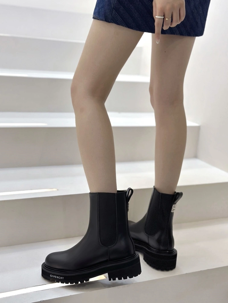 SportInspired Gxvxnchy Boots 153712