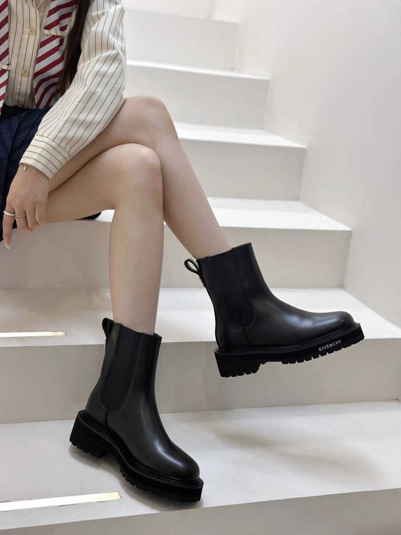 SportInspired Gxvxnchy Boots 153712