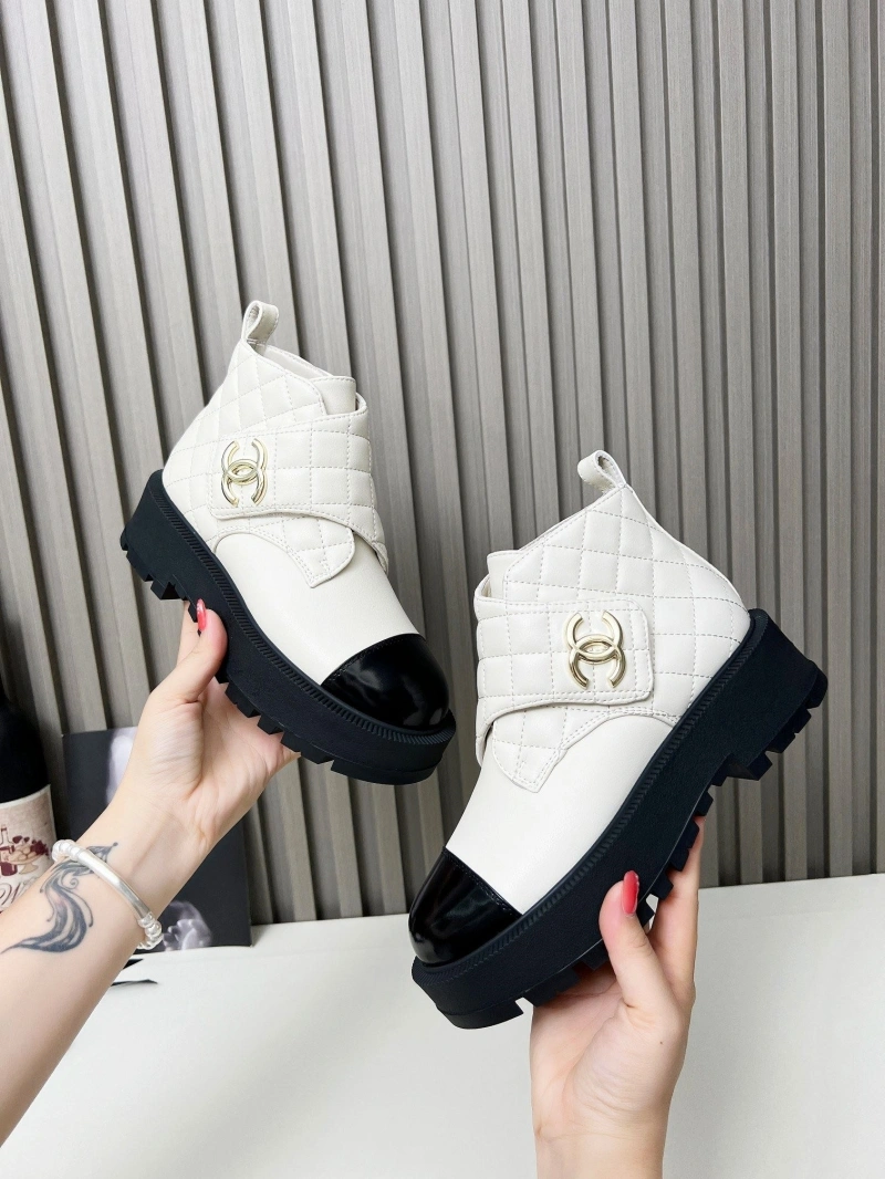 Sophisticated Chxnxl Boots 127793