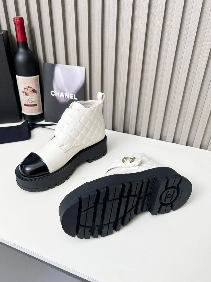 Sophisticated Chxnxl Boots 127793