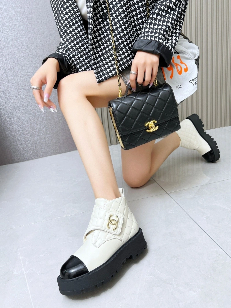 Sophisticated Chxnxl Boots 127793
