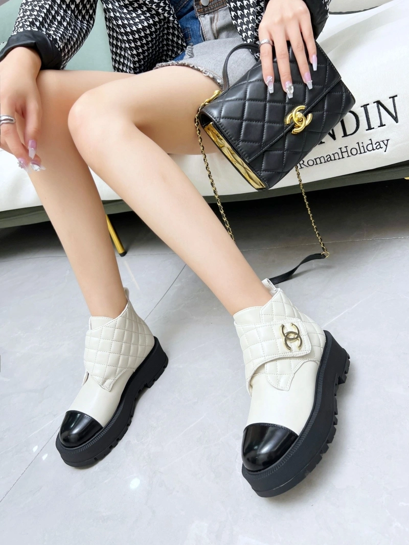 Sophisticated Chxnxl Boots 127793