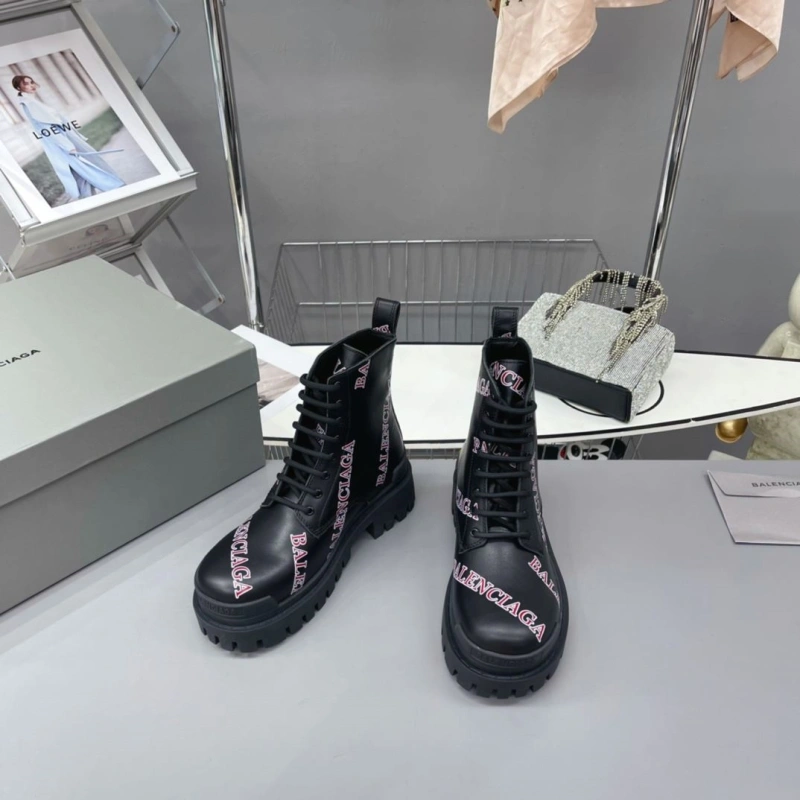 Compact Bxlxnciaga Boots 109863
