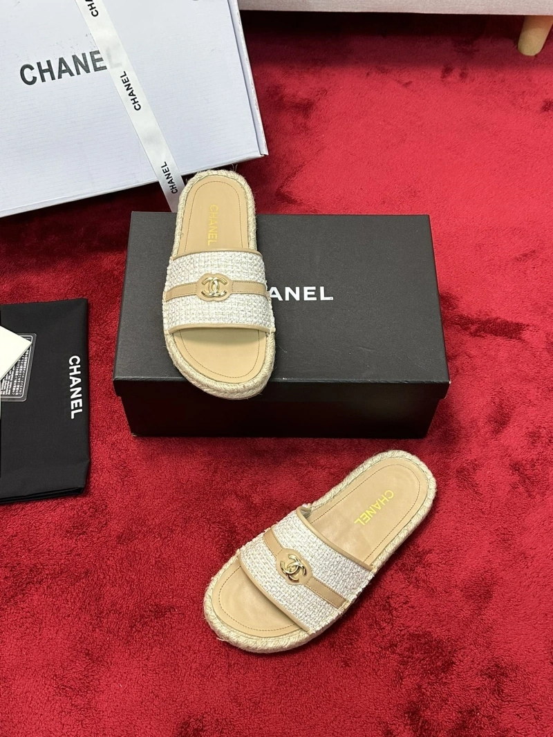Fashionable Chxnxl Slippers 127423