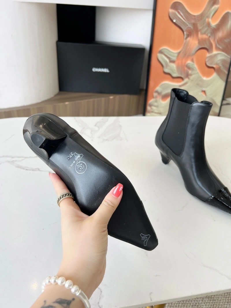Classic Chxnxl Boots 127744
