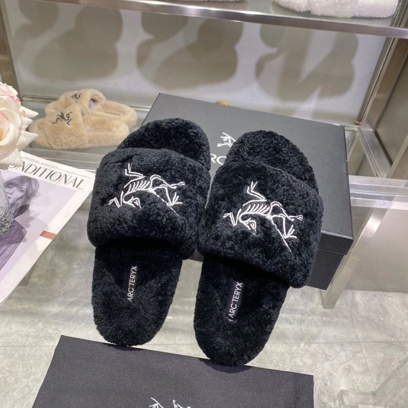 DailyWear Othxr Slippers 215780