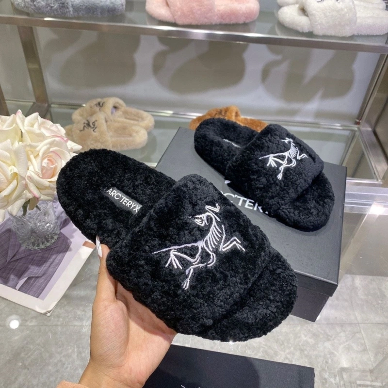 DailyWear Othxr Slippers 215780