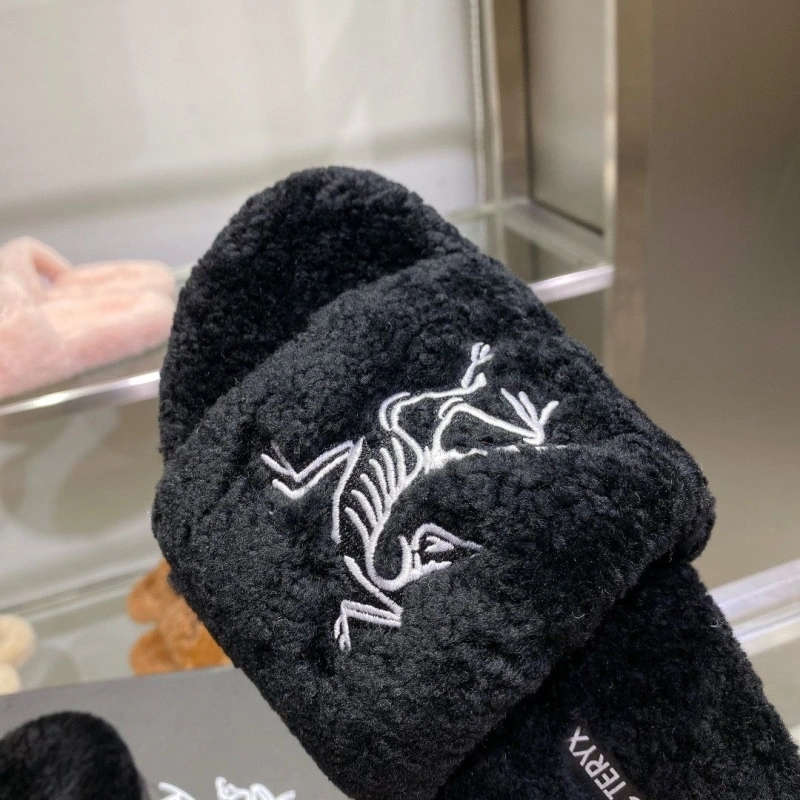 DailyWear Othxr Slippers 215780