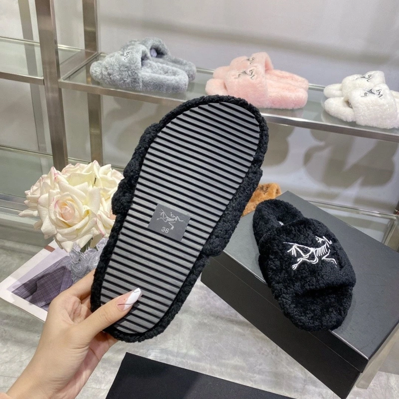DailyWear Othxr Slippers 215780