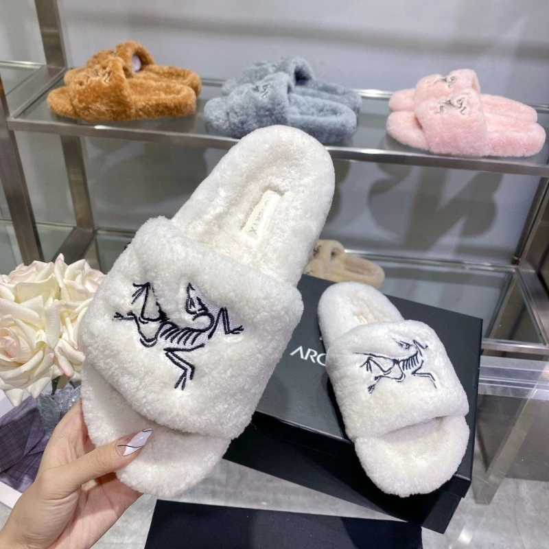 Othxr Slippers WellDesigned 215774